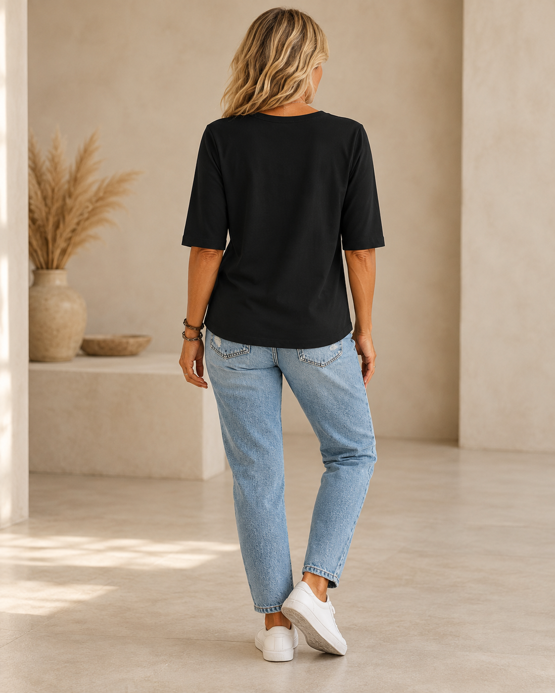 Margot | Relaxed Crew Neck Everyday Top Black